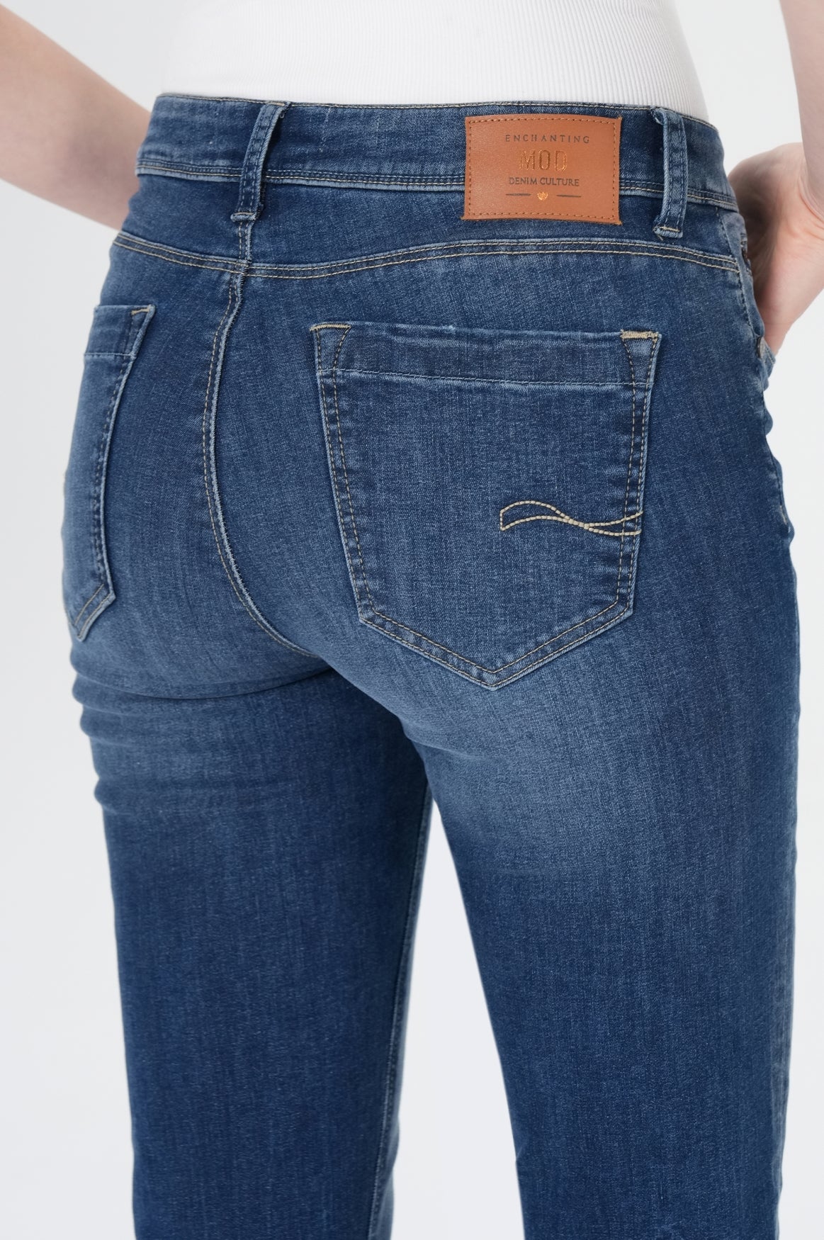 Monika Slim | Fame Blue
