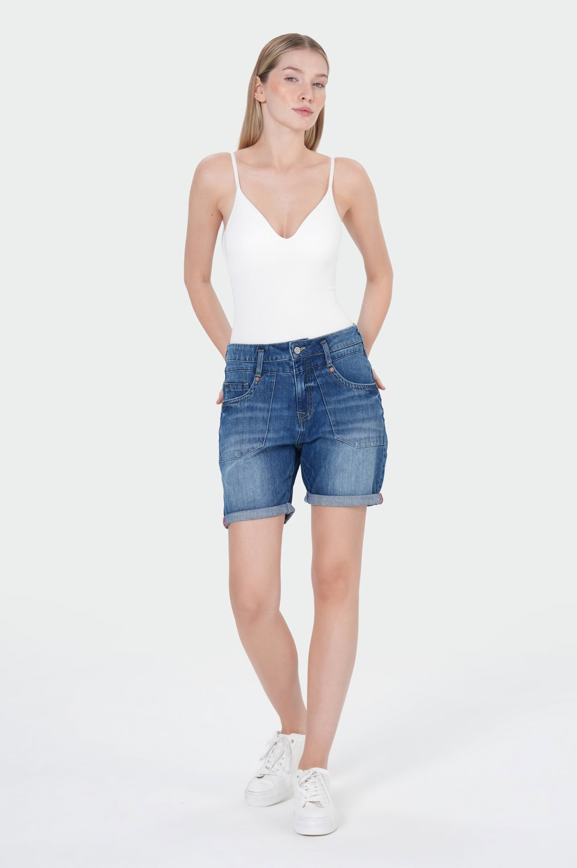Nini Shorts | Fair Blue