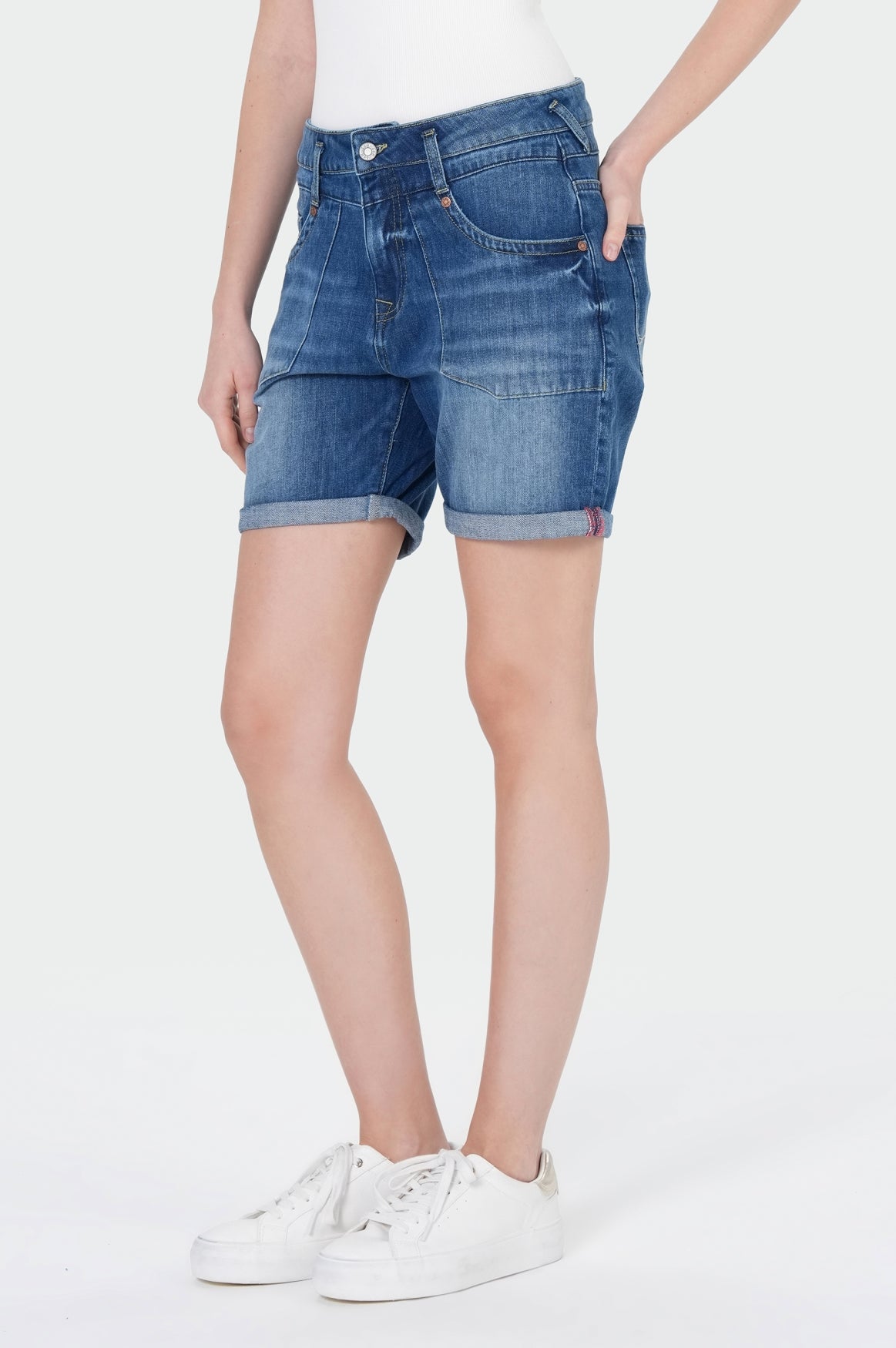 Nini Shorts | Fair Blue