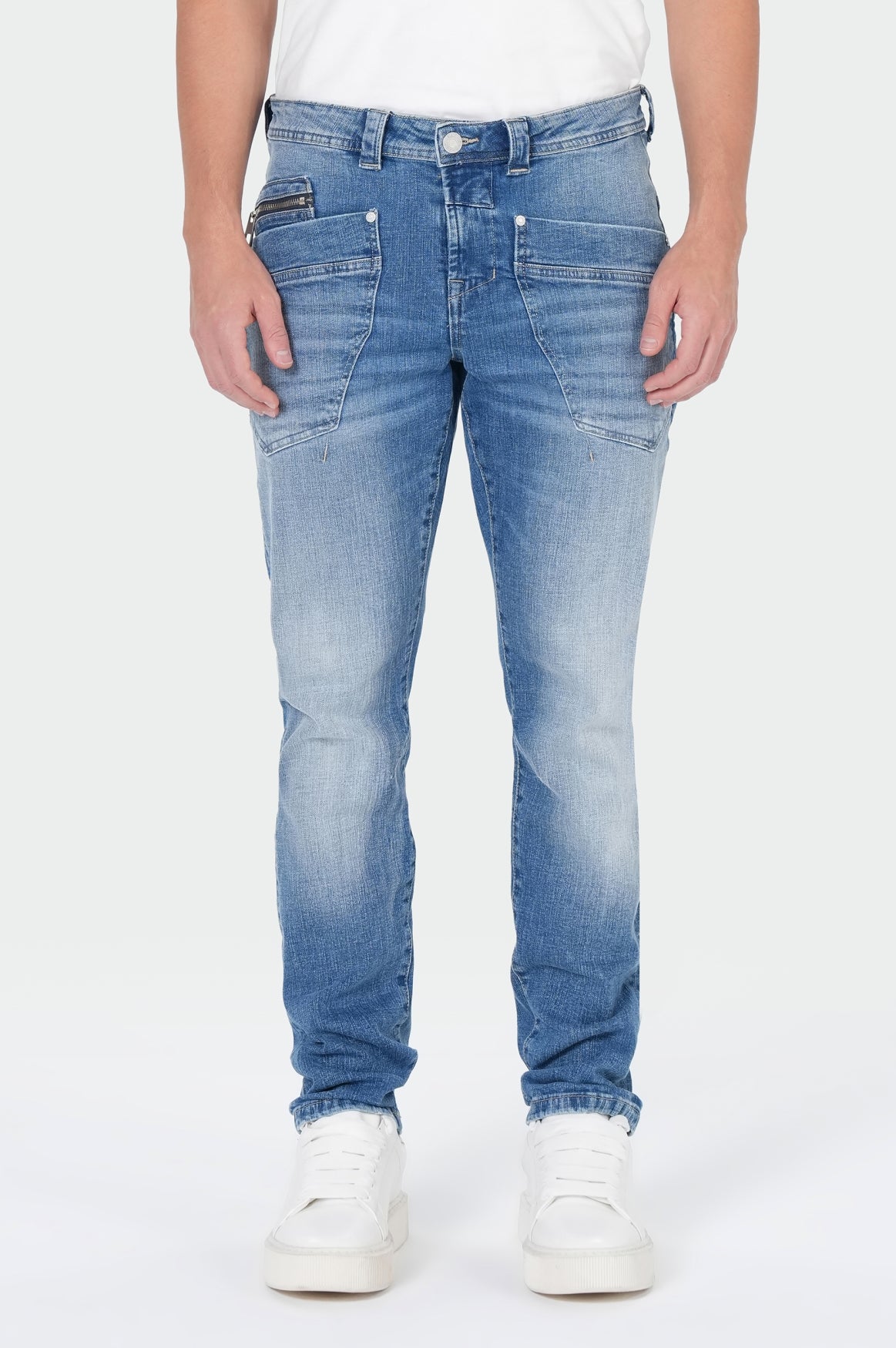 Pablo Regular | Flutte Blue