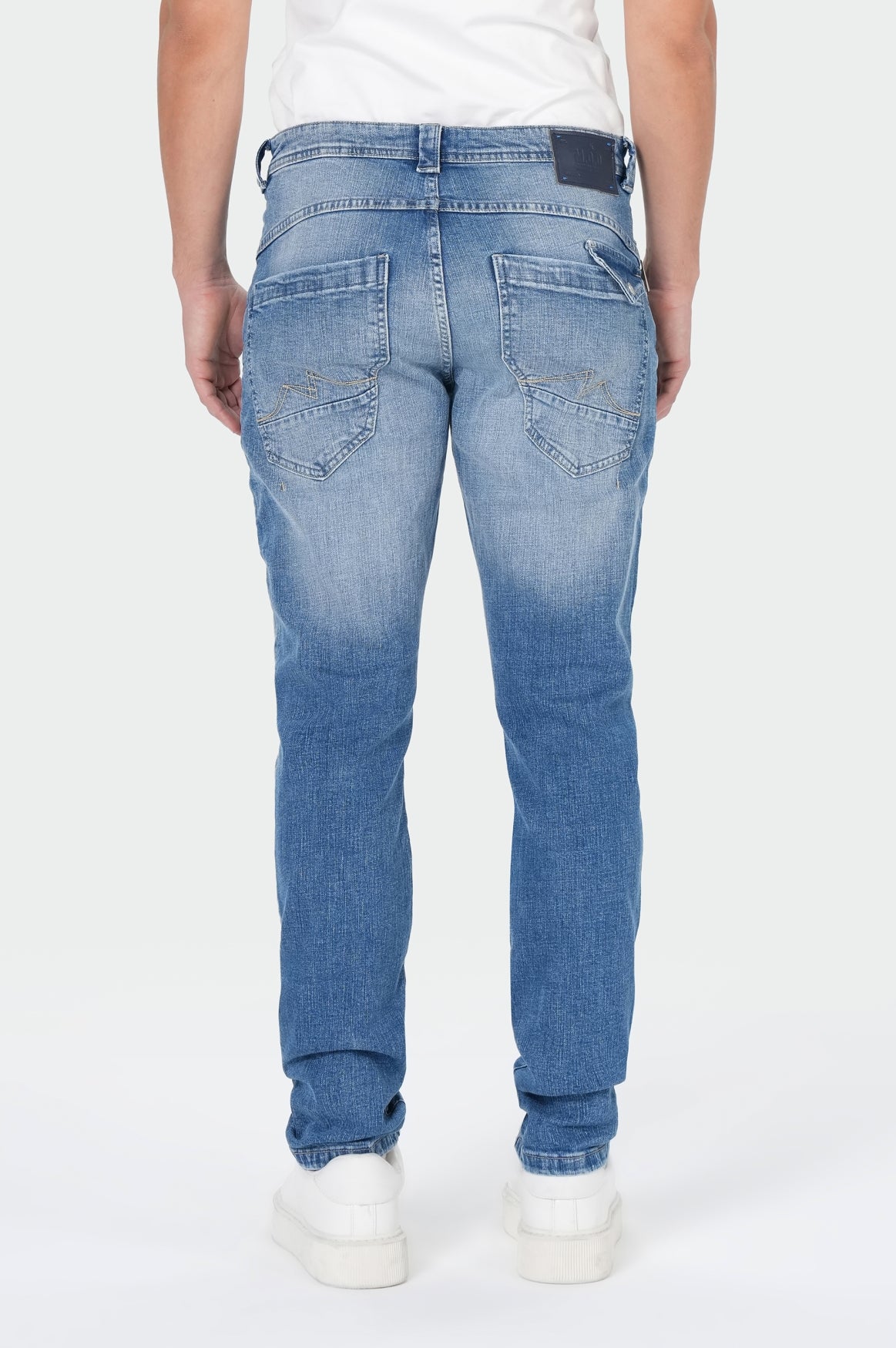 Pablo Regular | Flutte Blue