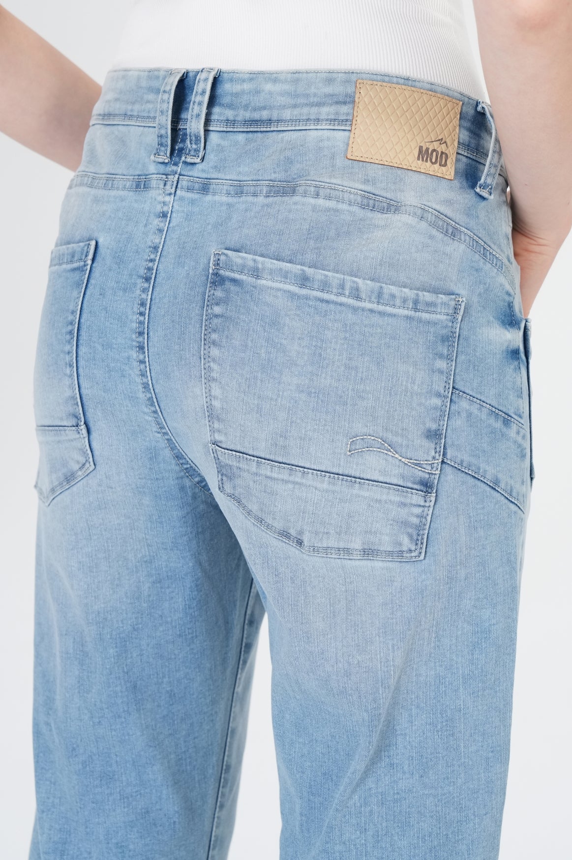 Peggy Comfort Straight | Famous Blue