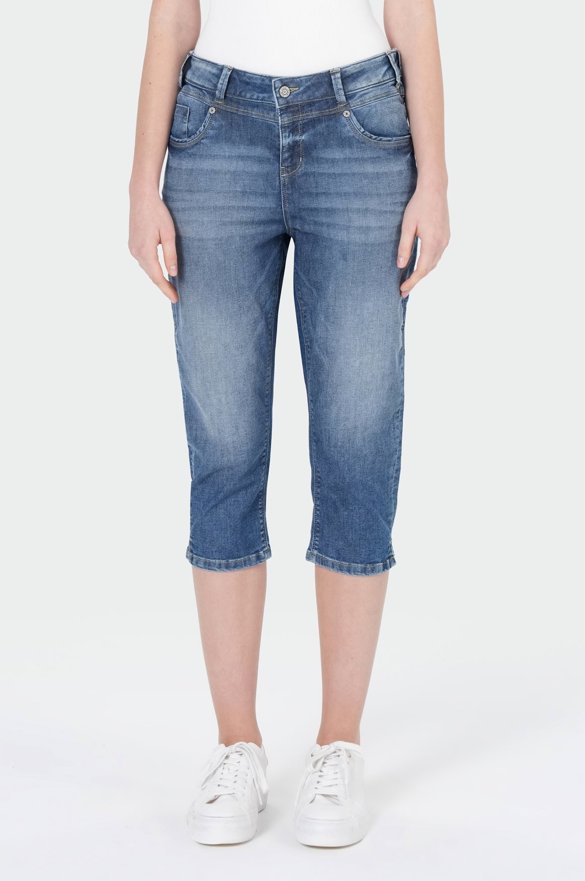 Rea Capri | Fat Blue