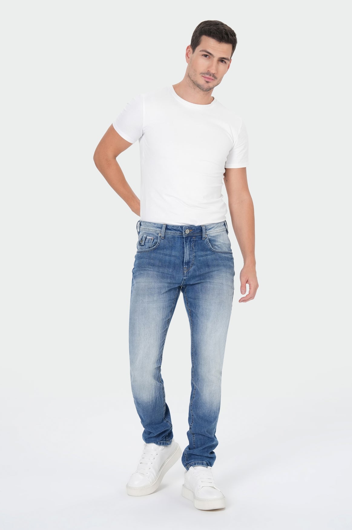 Ricardo Regular | Fency Blue