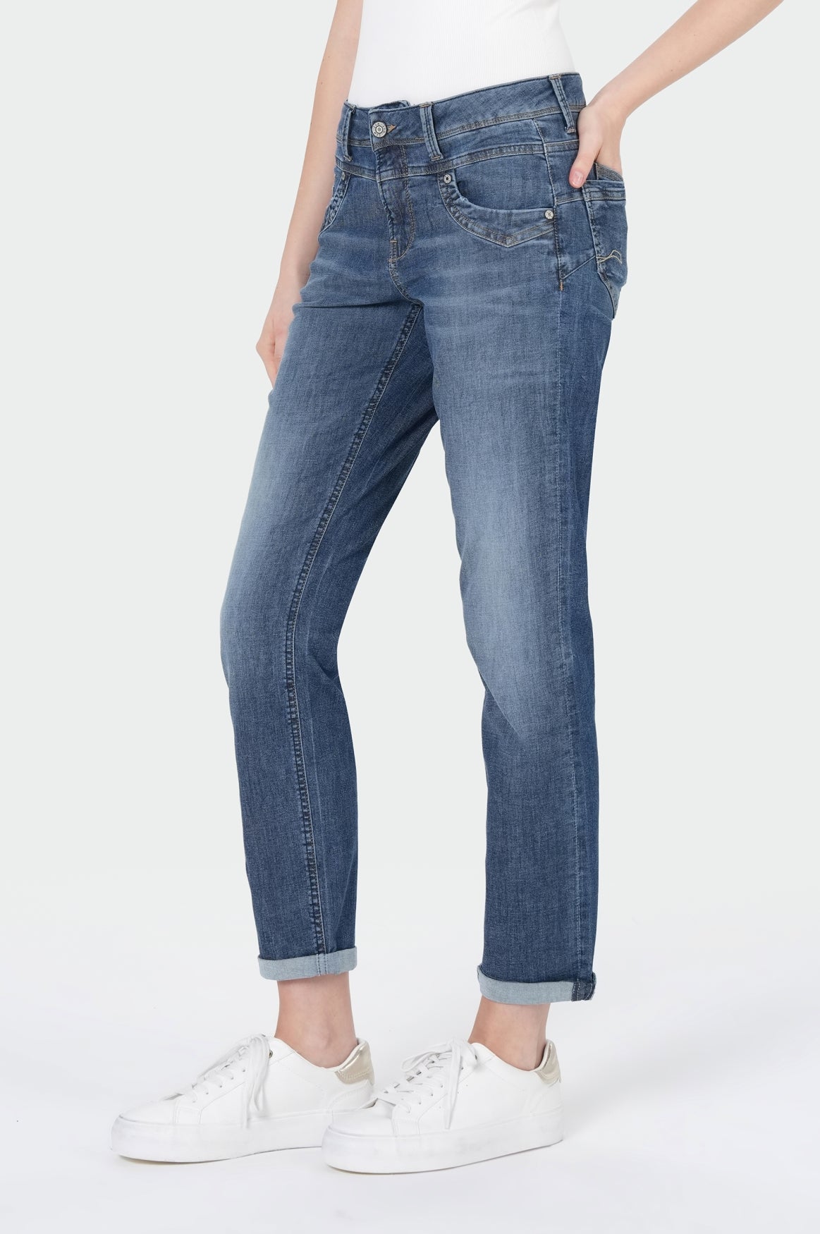 Romy Regular | Focus Blue