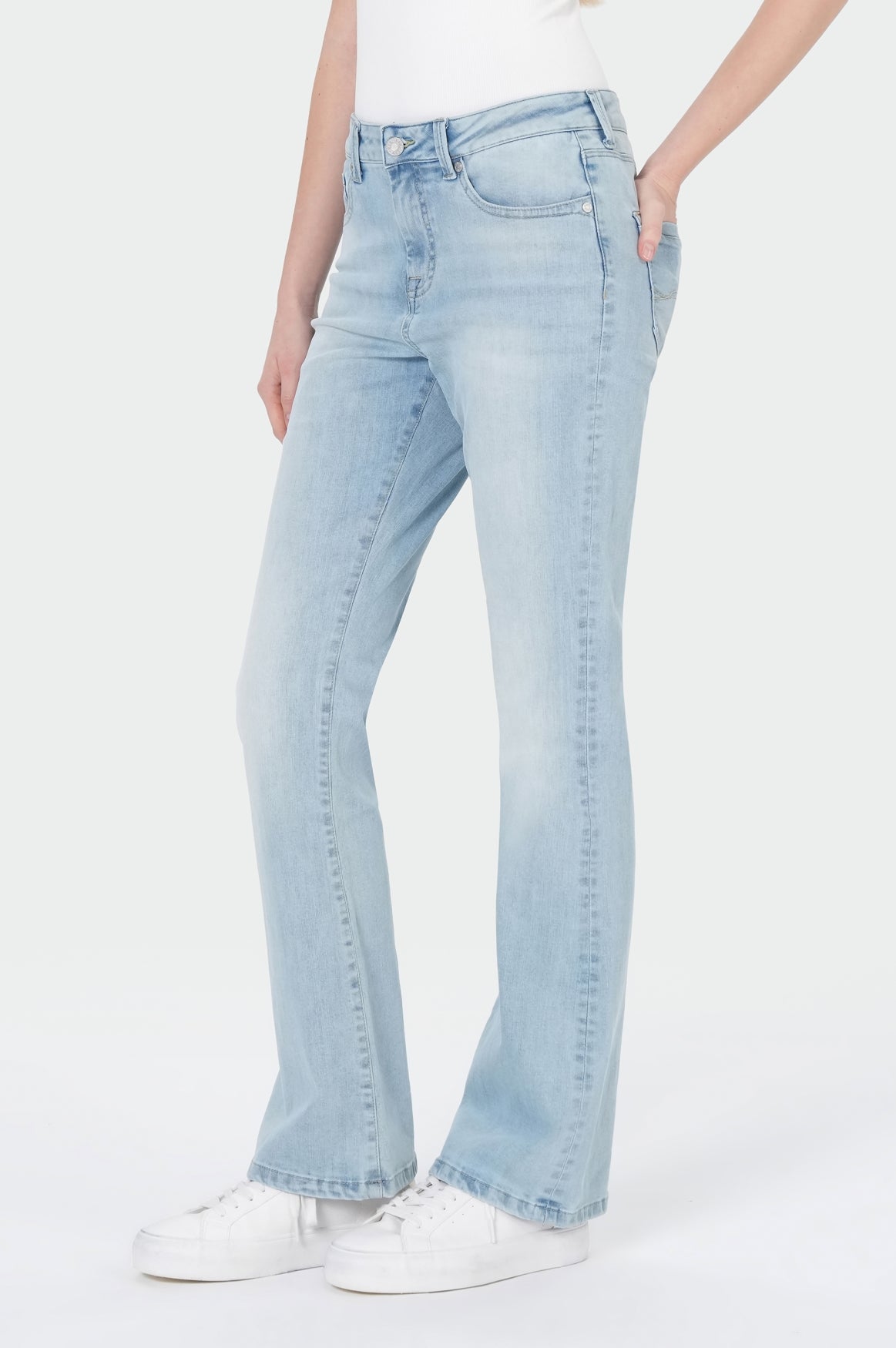 Sina Bootcut | Dove Blue