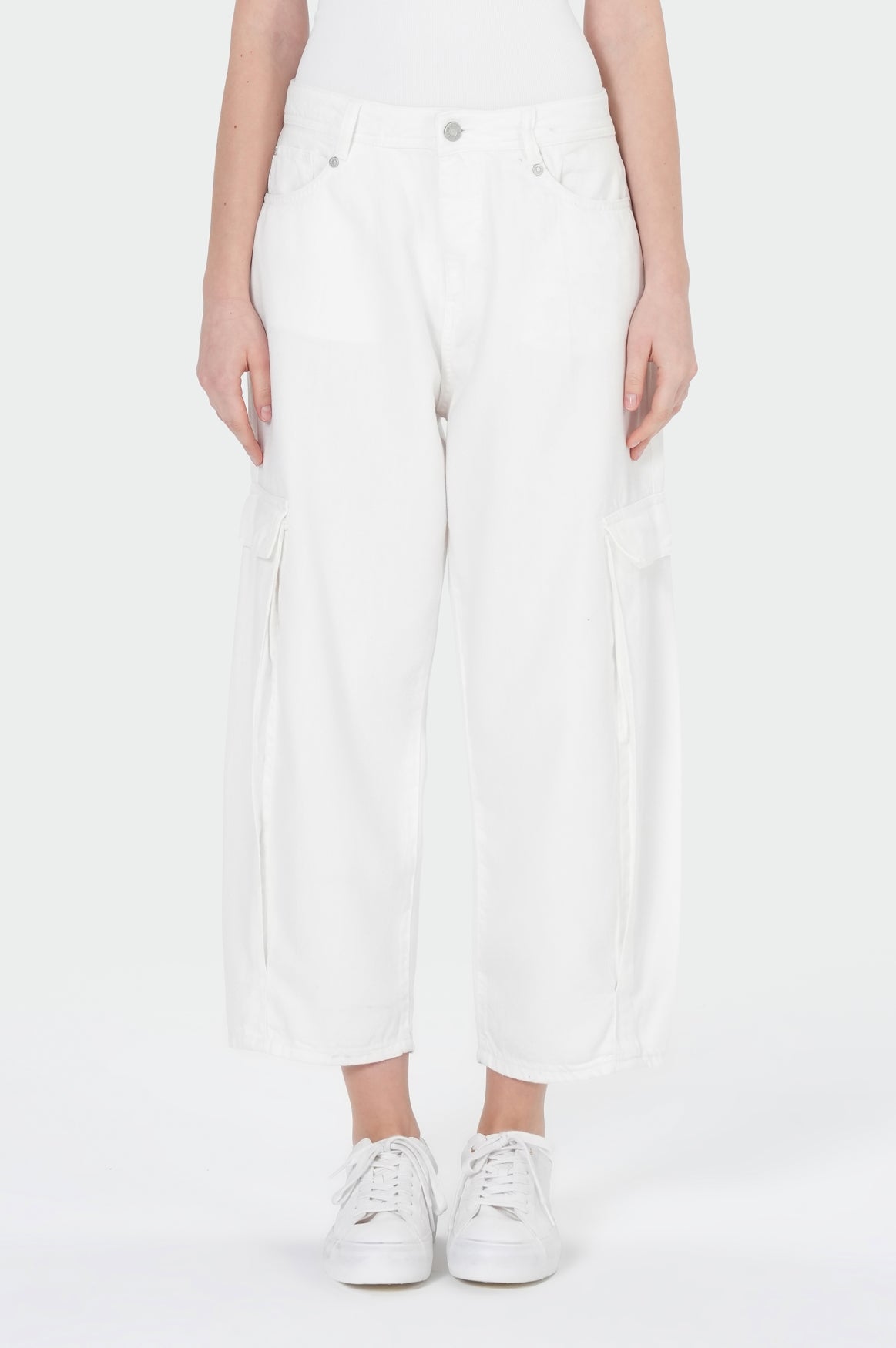 Vivien Balloon | White