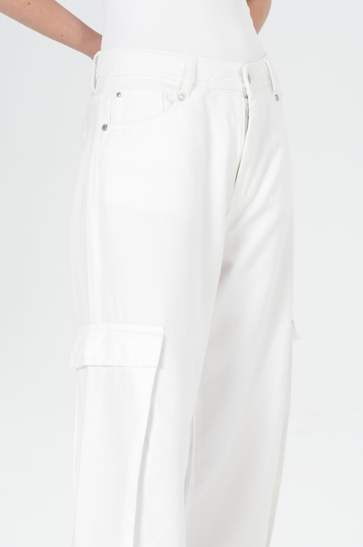 Vivien Balloon | White