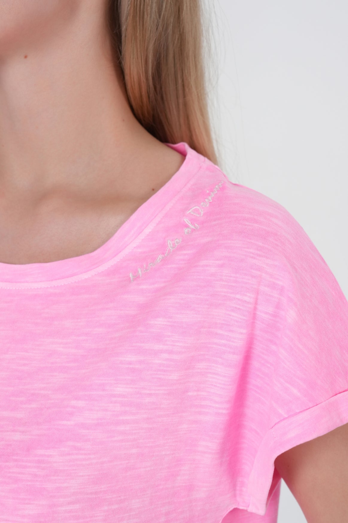 Anna T-Shirt | Neon Pink