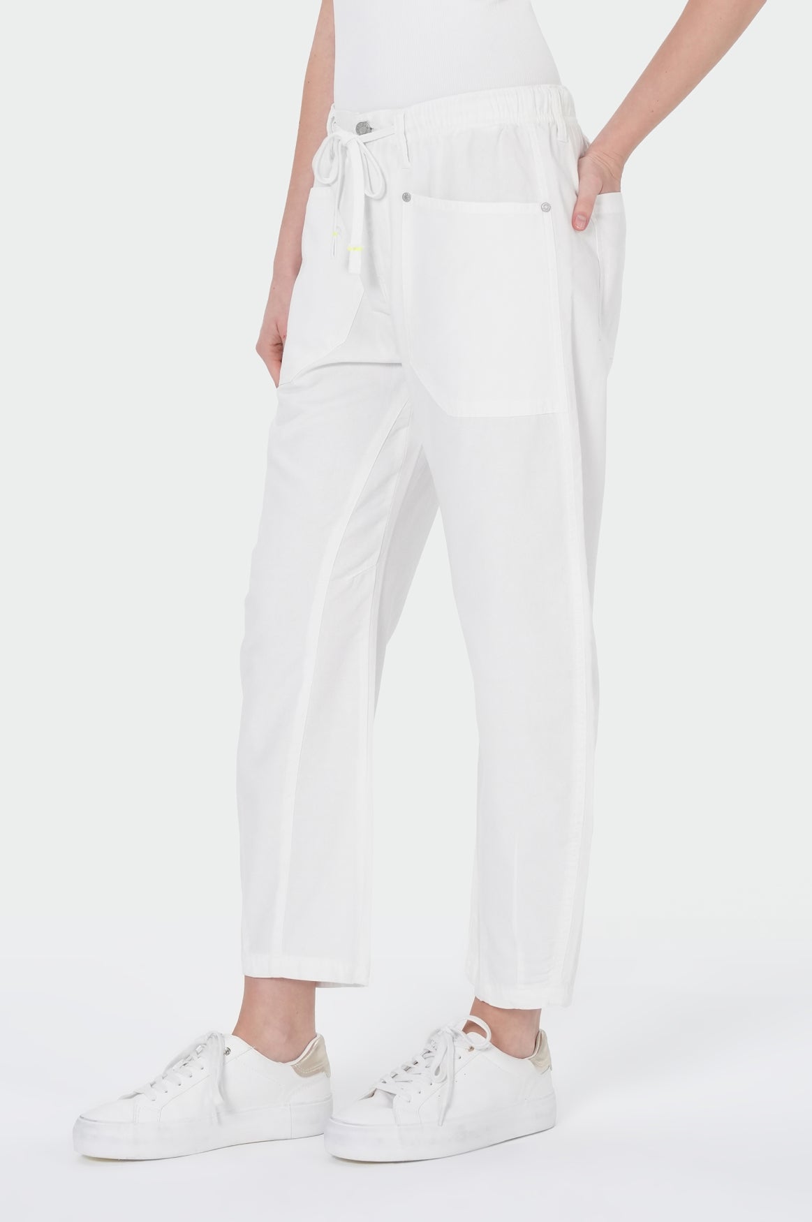 Chloe Barrel | White