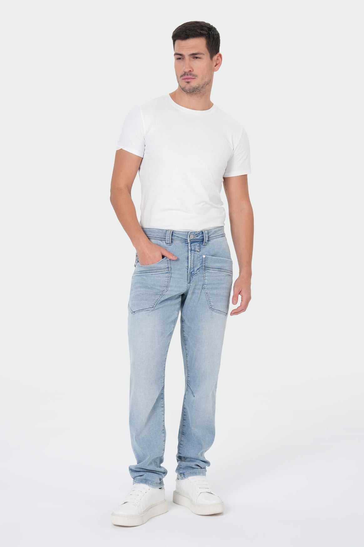 Pablo Regular | Fire Blue