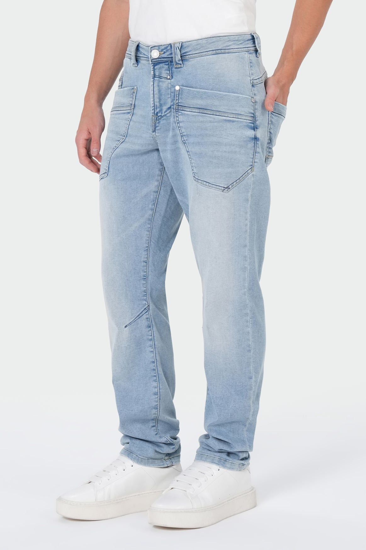 Pablo Regular | Fire Blue