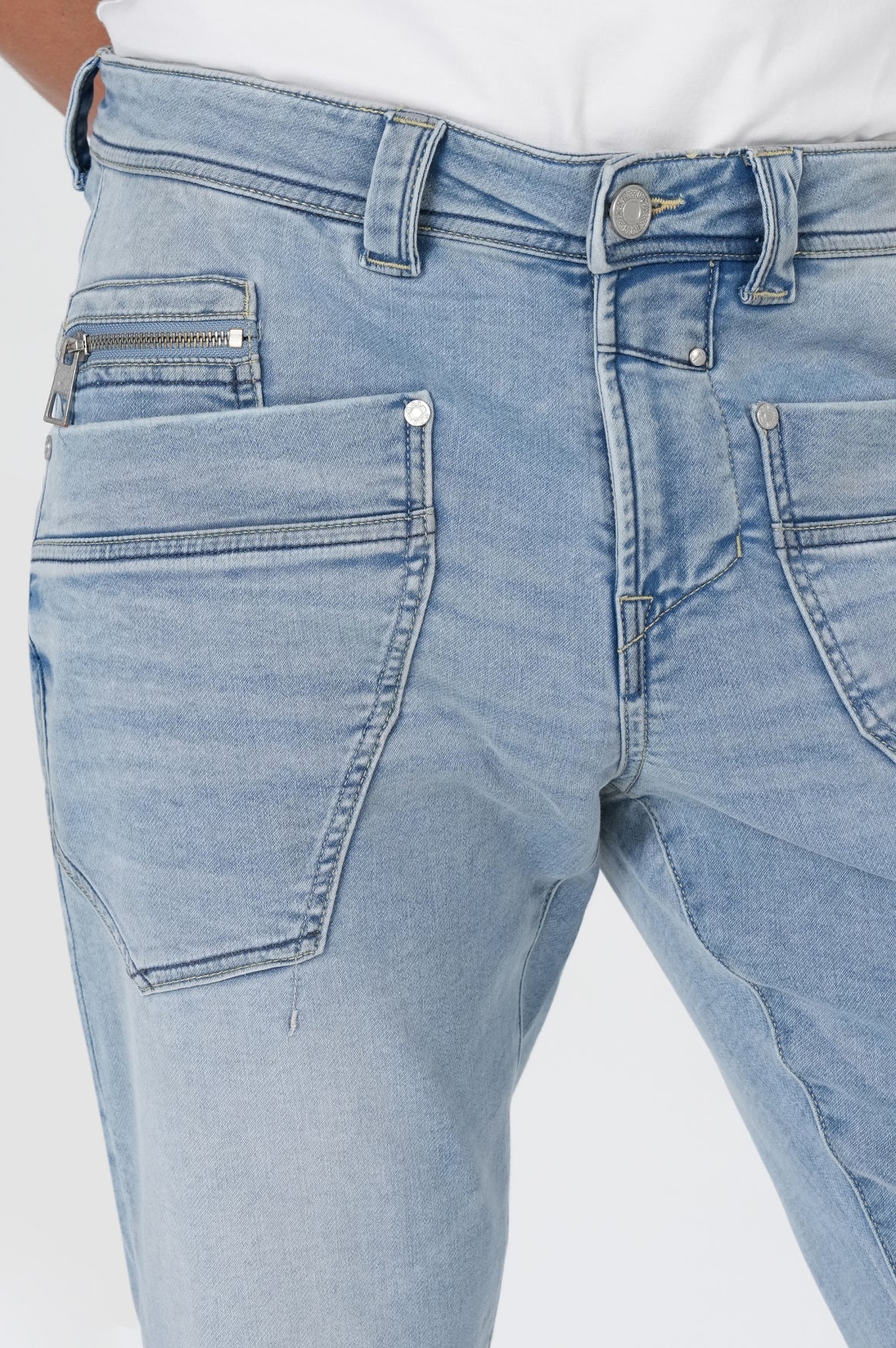Pablo Regular | Fire Blue