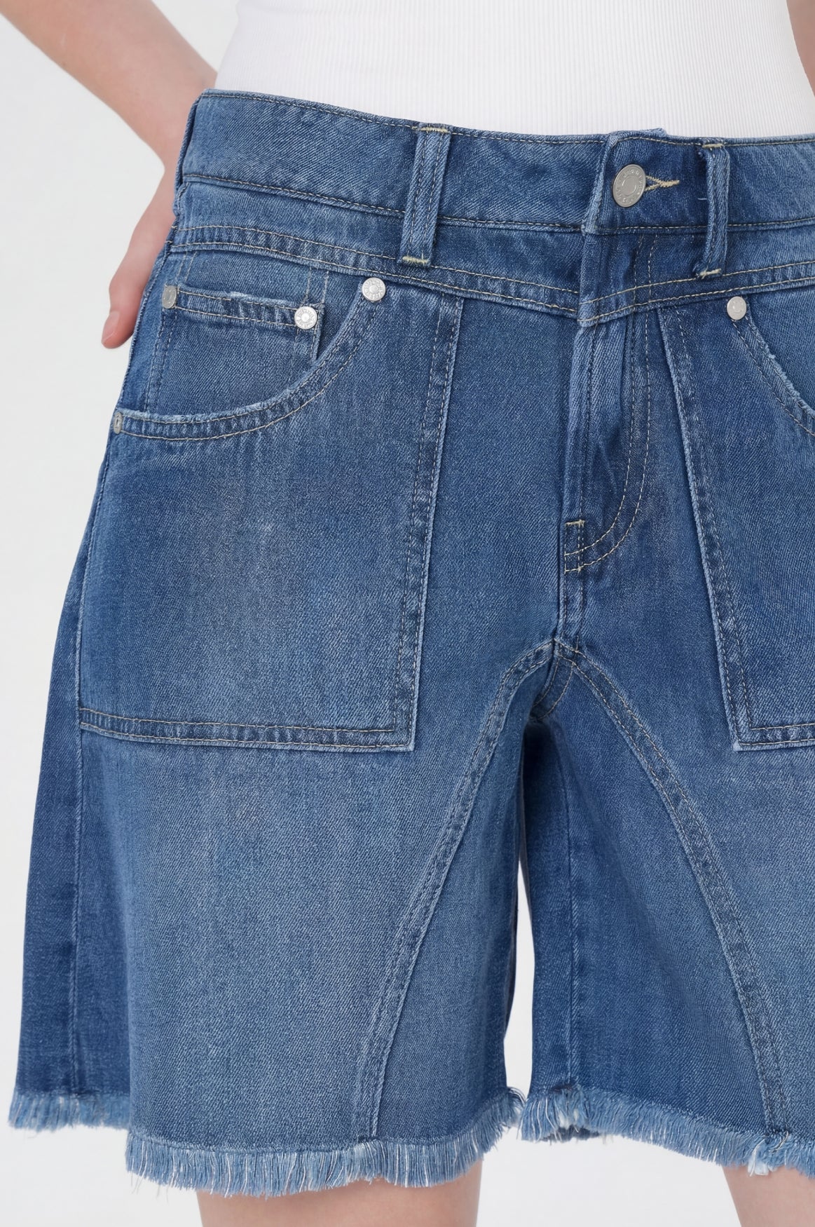 Vera Shorts | File Blue