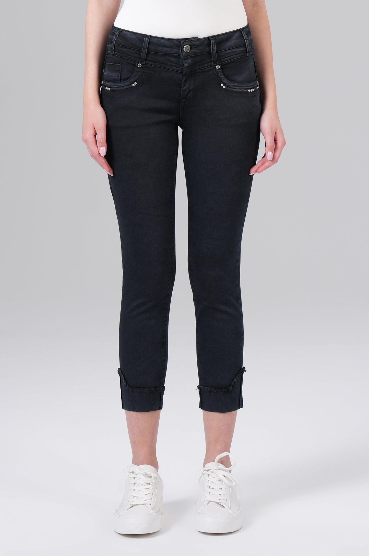 Rita Regular Fit | Black Wash