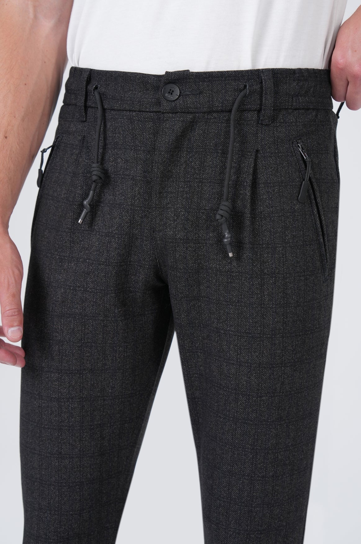 Hank Chino | Brown Check