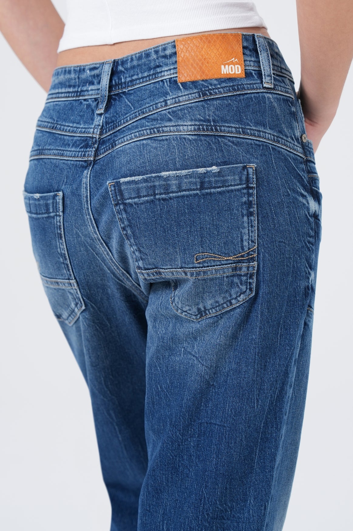 Ivy Boyfriend | Essence Blue