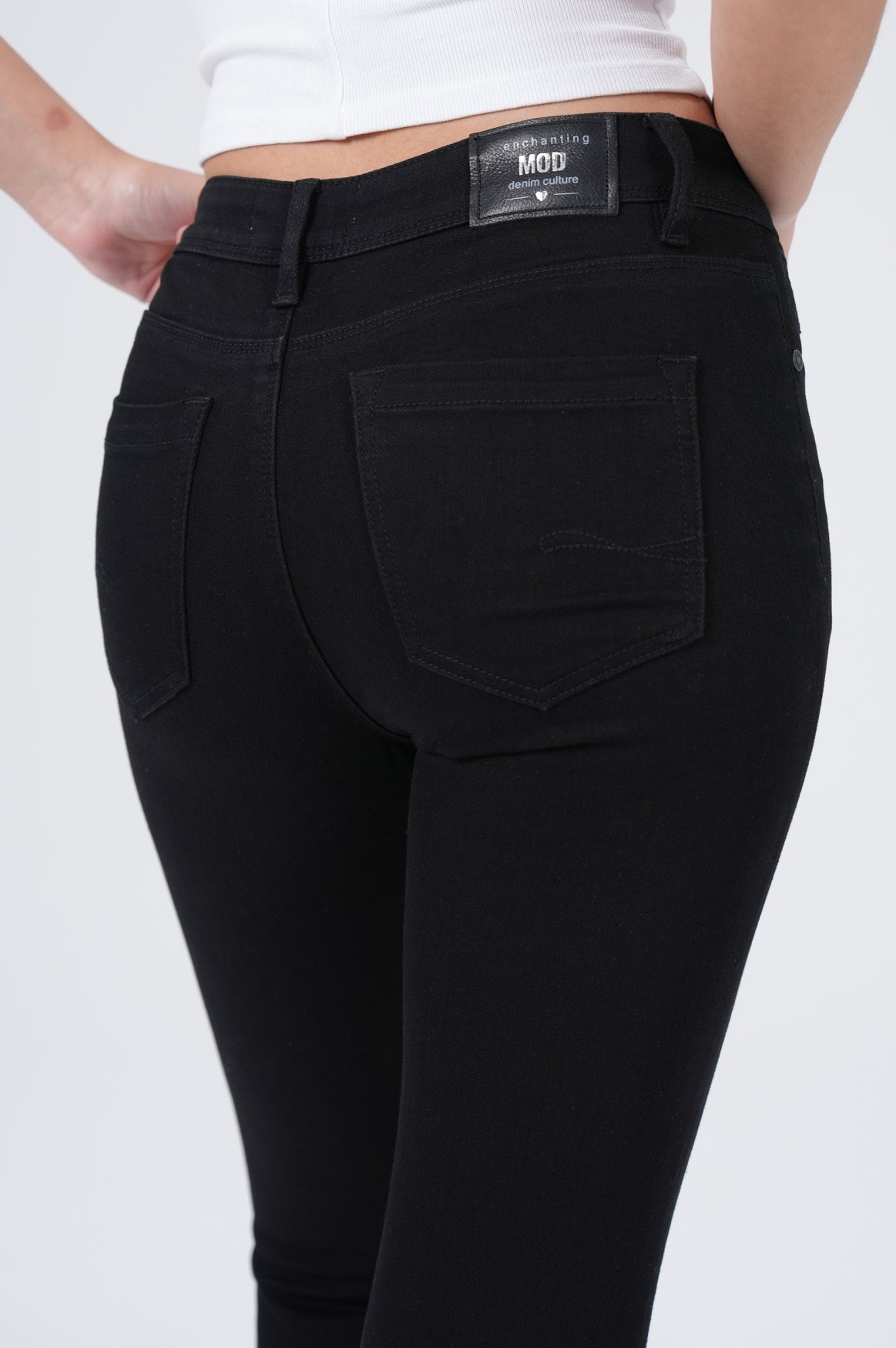 Monika Slim | Black