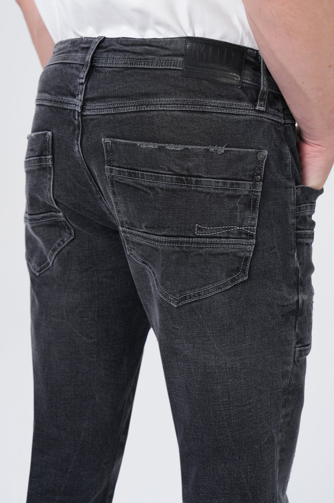 Peter Regular | Exam Black