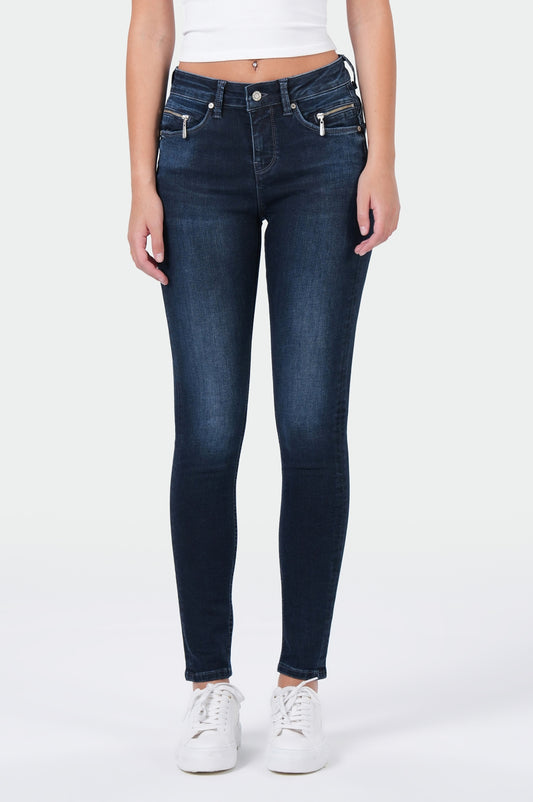 Sarah Skinny | Engine Blue