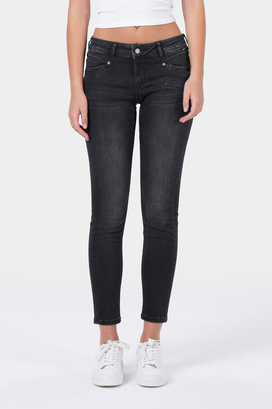 Suzy Skinny | Extra Black
