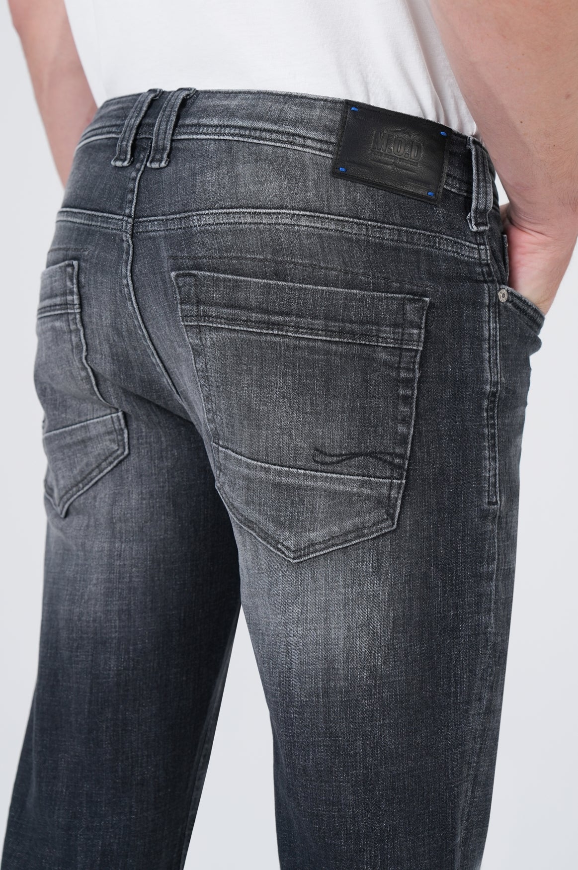 Thomas Comfort | Ear Black